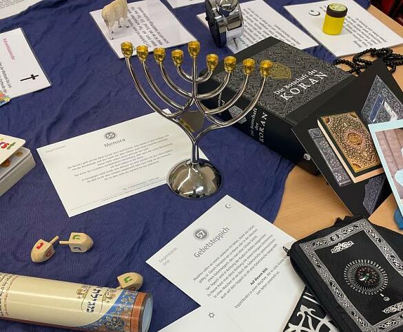 Hier sehen Sie Materialien aus dem Religionsunterricht